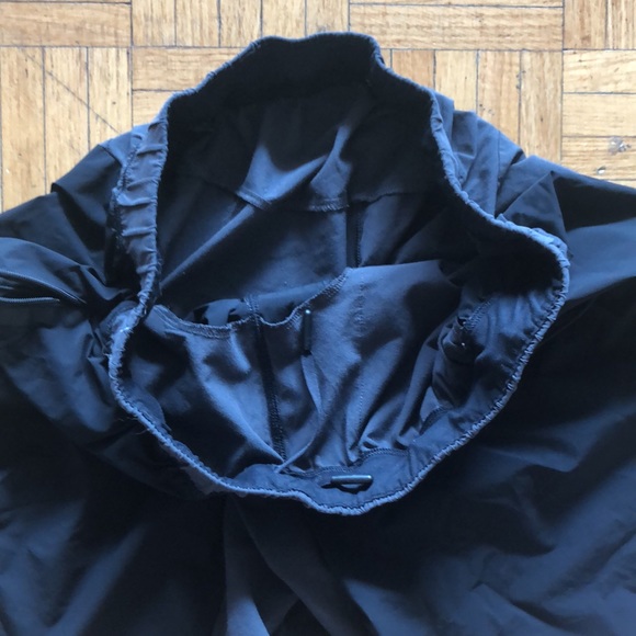 Lululemon jogging shorts - Picture 4 of 5